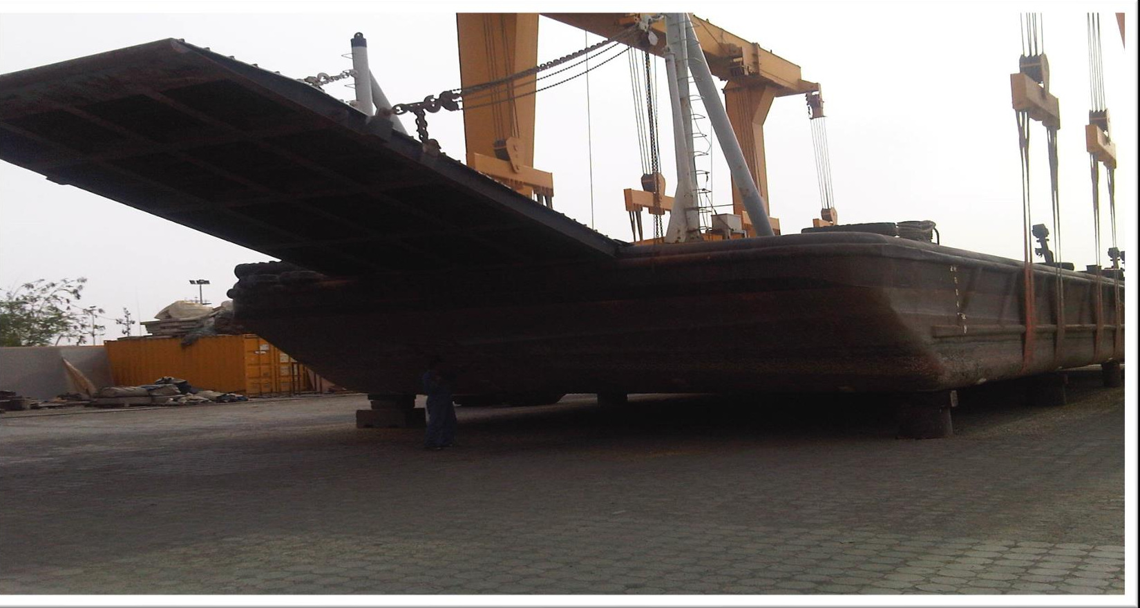 32 m-Class Ramp-Equipped Deck Barge